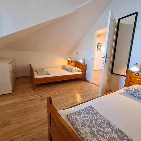 Rooms Skalinada Vis 게스트하우스 *