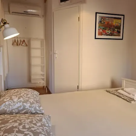 Rooms Skalinada Vis *