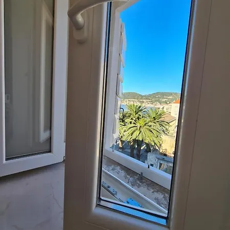 Rooms Skalinada Vis 게스트하우스 *