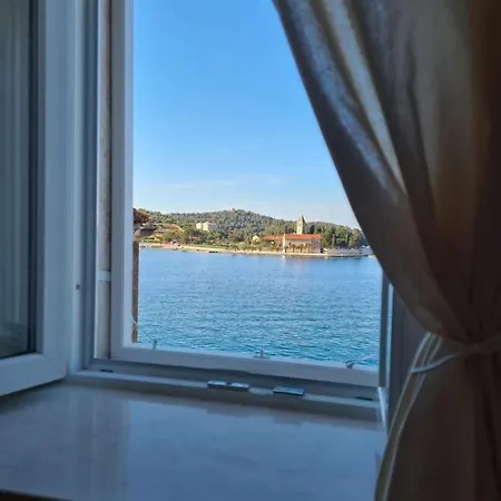 Rooms Skalinada Vis 게스트하우스 비스