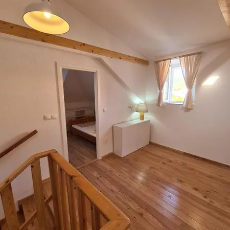 Rooms Skalinada Vis 게스트하우스 *