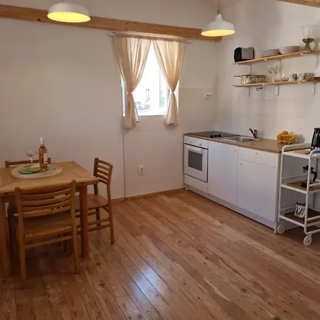 Rooms Skalinada Vis * Vis