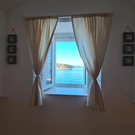 Casa de hóspedes Rooms Skalinada Vis Vis